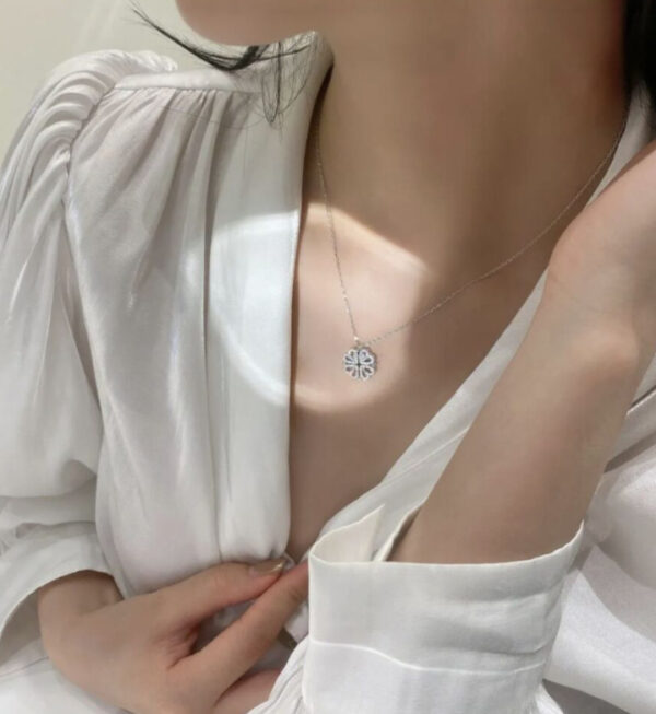 Retro Magnetic Heart & Clover Pendant – Openable Choker Necklace - Image 7