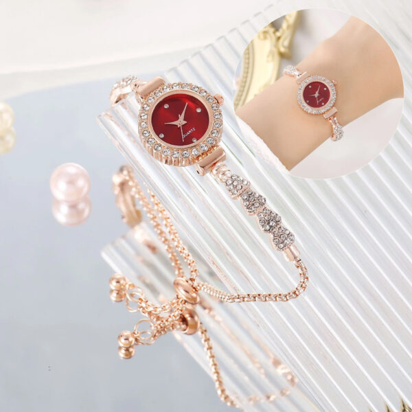 Luxury Gold Women's Watch – Elegant Fine Strap Timepiece