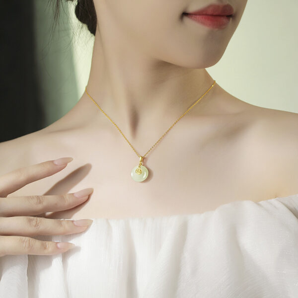 New Nafu Peace Button & Field Jade Necklace – Retro Chinese Fu Collarbone Chain